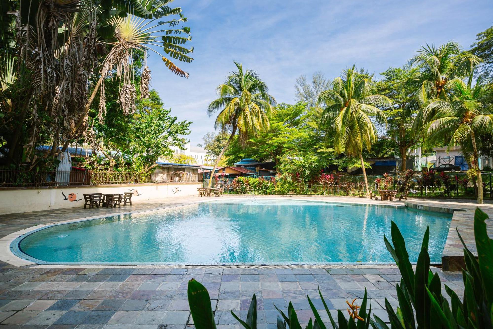 Ees Whale House - Homestay 3 Min Walk To Beach Batu Ferringhi Exterior foto